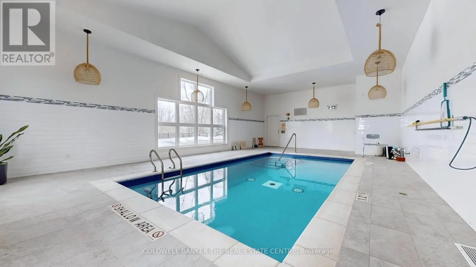 543 THE QUEENSWAY S
