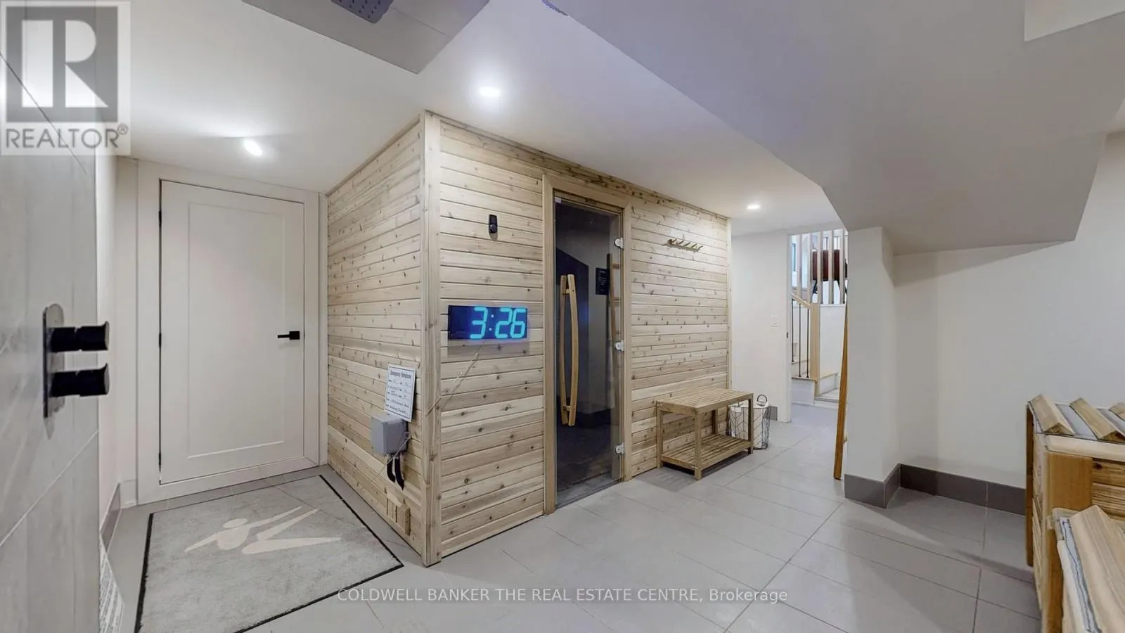 543 THE QUEENSWAY S