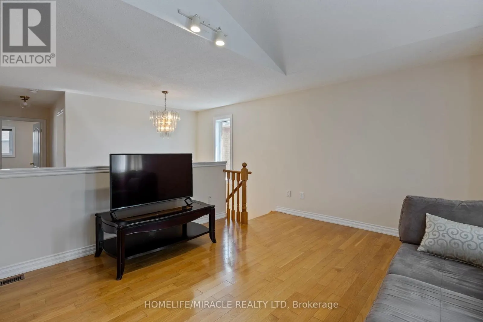 146 ROXBURY STREET