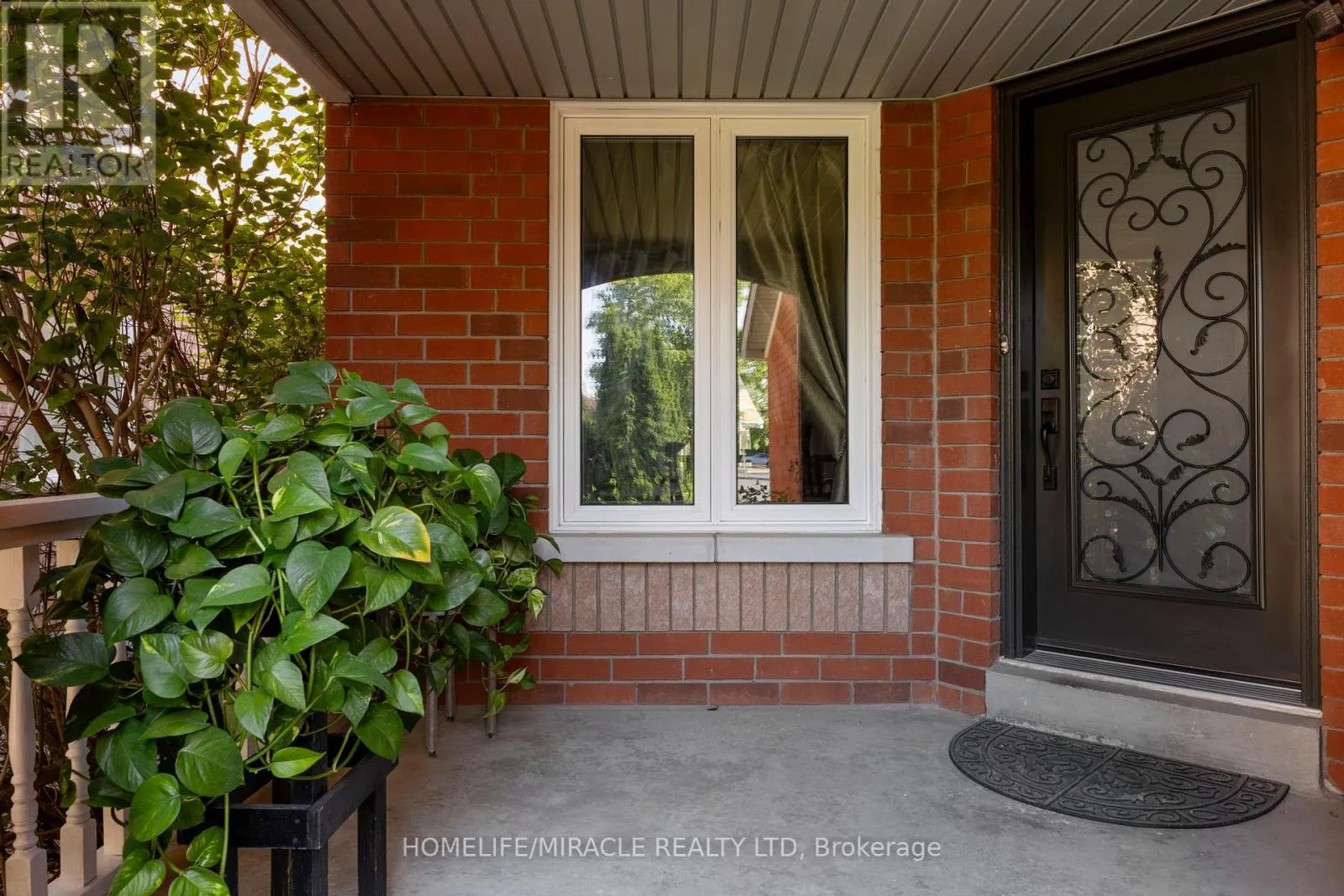 146 ROXBURY STREET