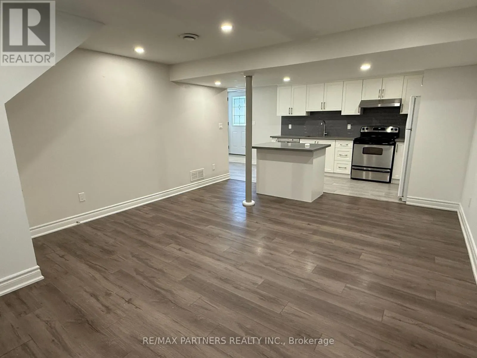 77 FOREHT CRESCENT