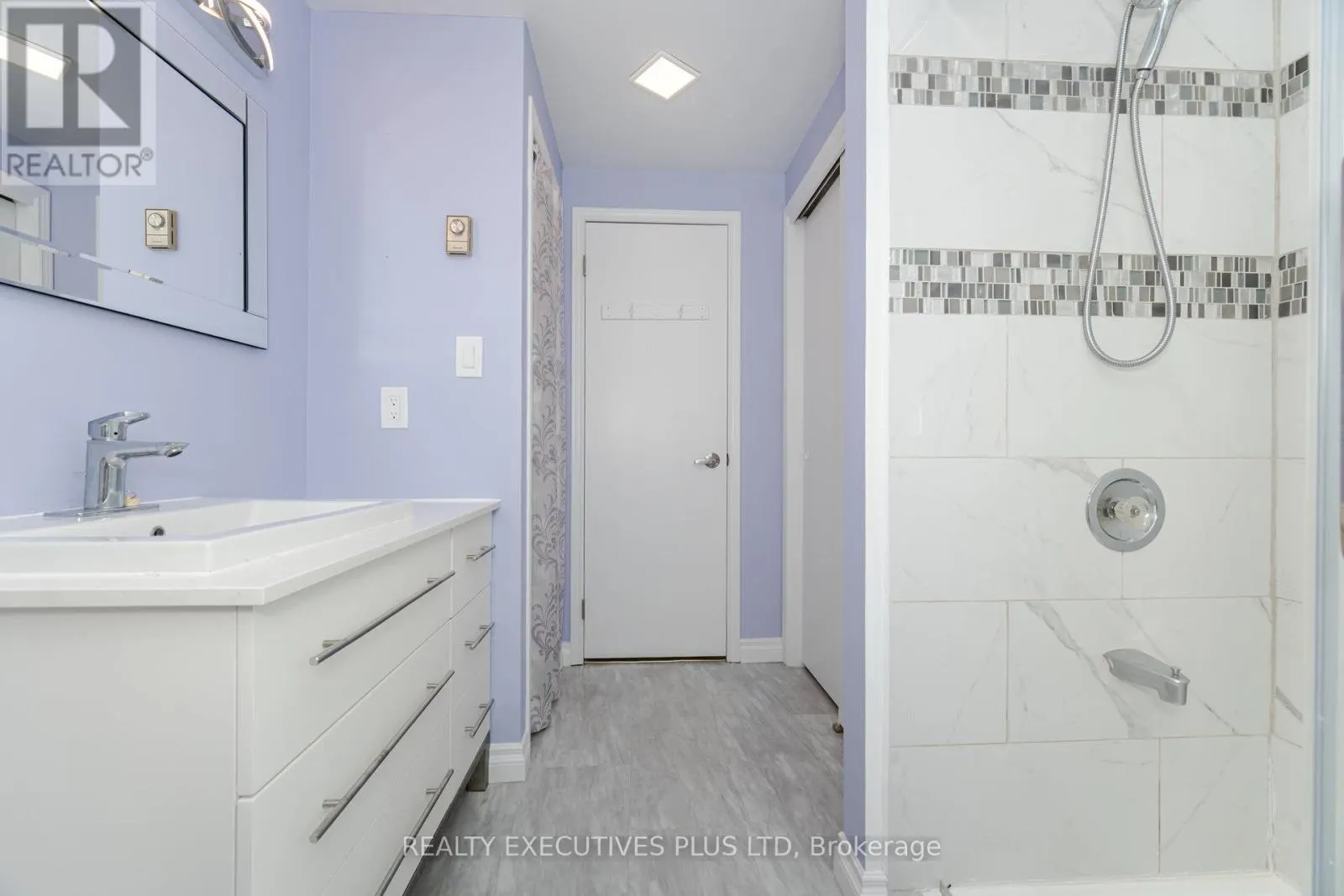 112 TECUMSETH PINES DRIVE