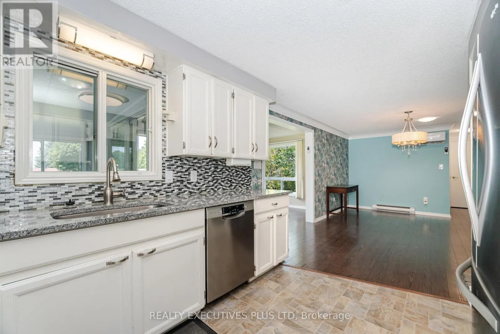 112 TECUMSETH PINES DRIVE