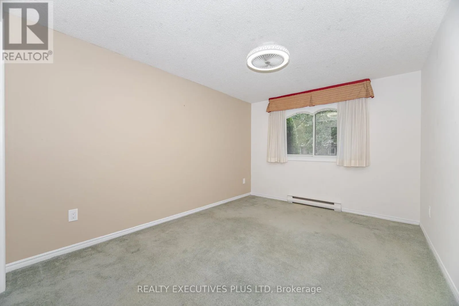 112 TECUMSETH PINES DRIVE