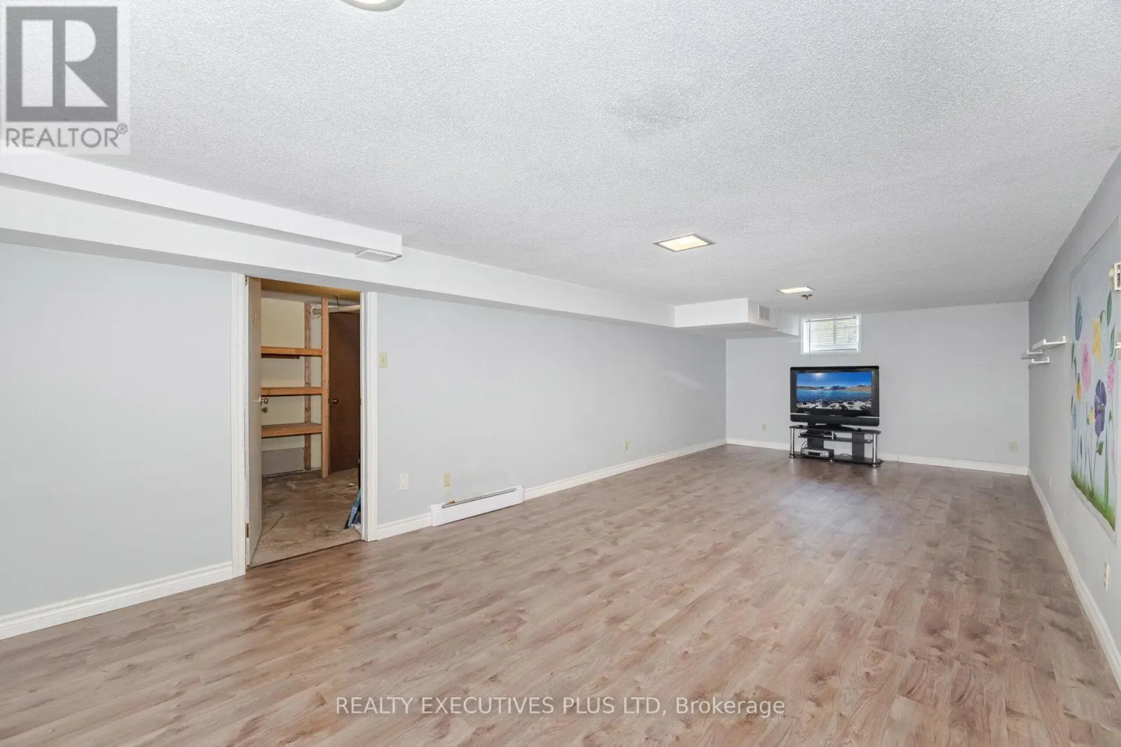 112 TECUMSETH PINES DRIVE