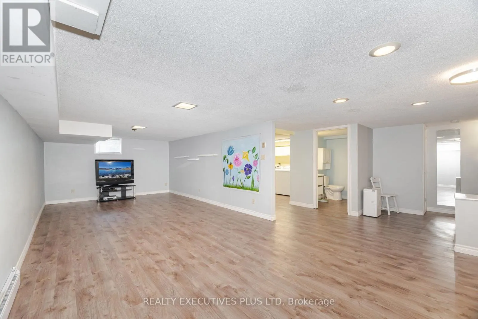 112 TECUMSETH PINES DRIVE