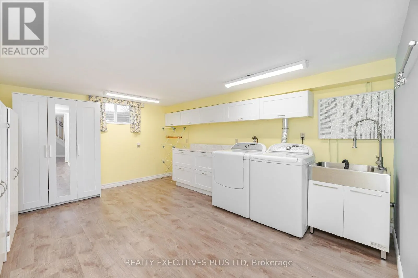112 TECUMSETH PINES DRIVE