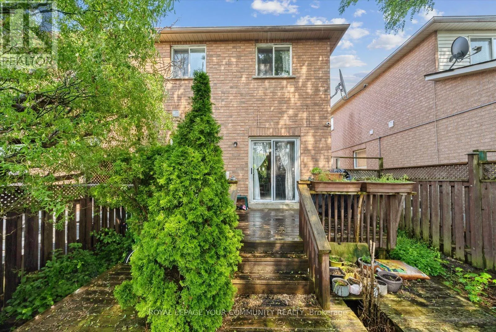 88 ENGLISH OAK DRIVE