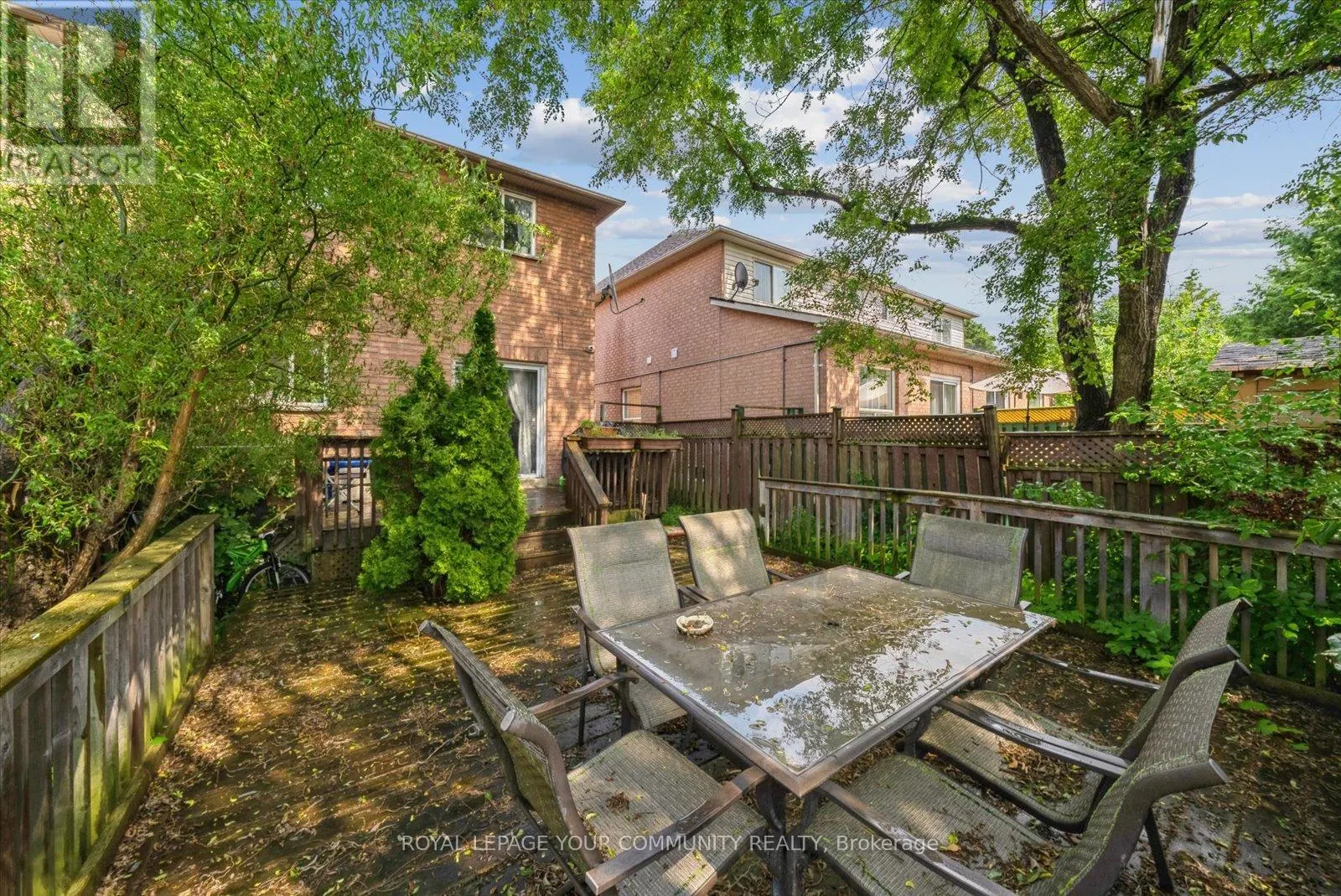 88 ENGLISH OAK DRIVE