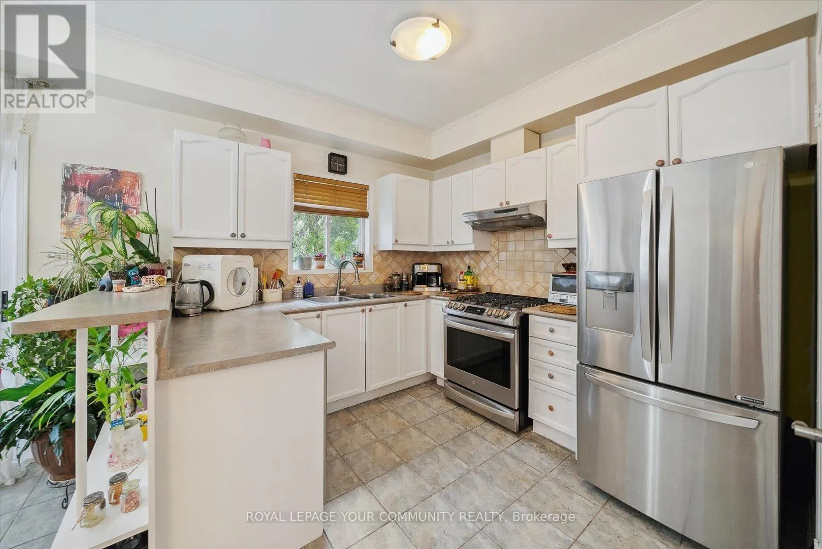 88 ENGLISH OAK DRIVE