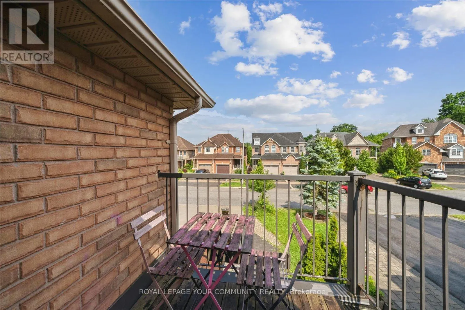 88 ENGLISH OAK DRIVE