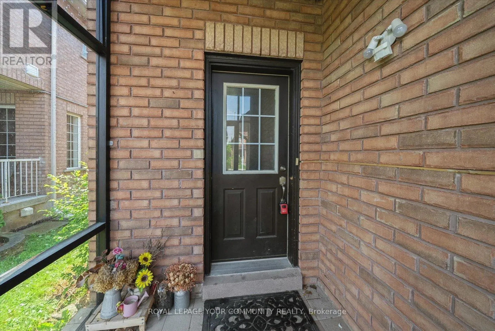 88 ENGLISH OAK DRIVE