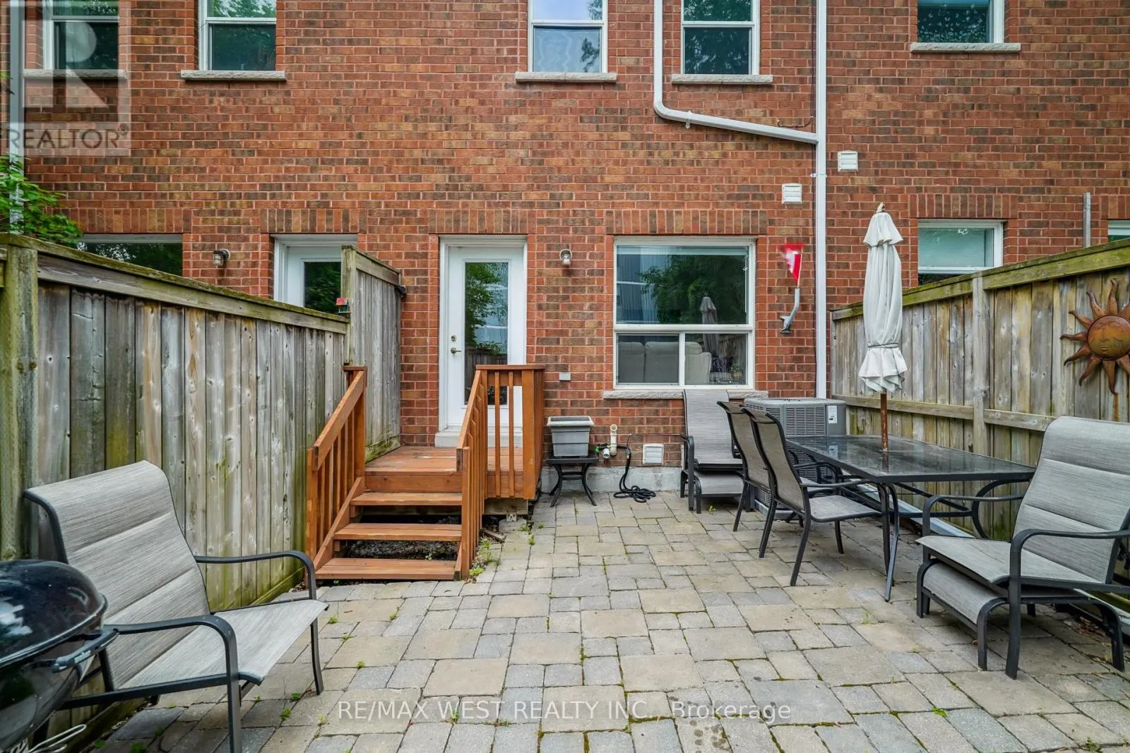 10 LORING DOOLITTLE COURT