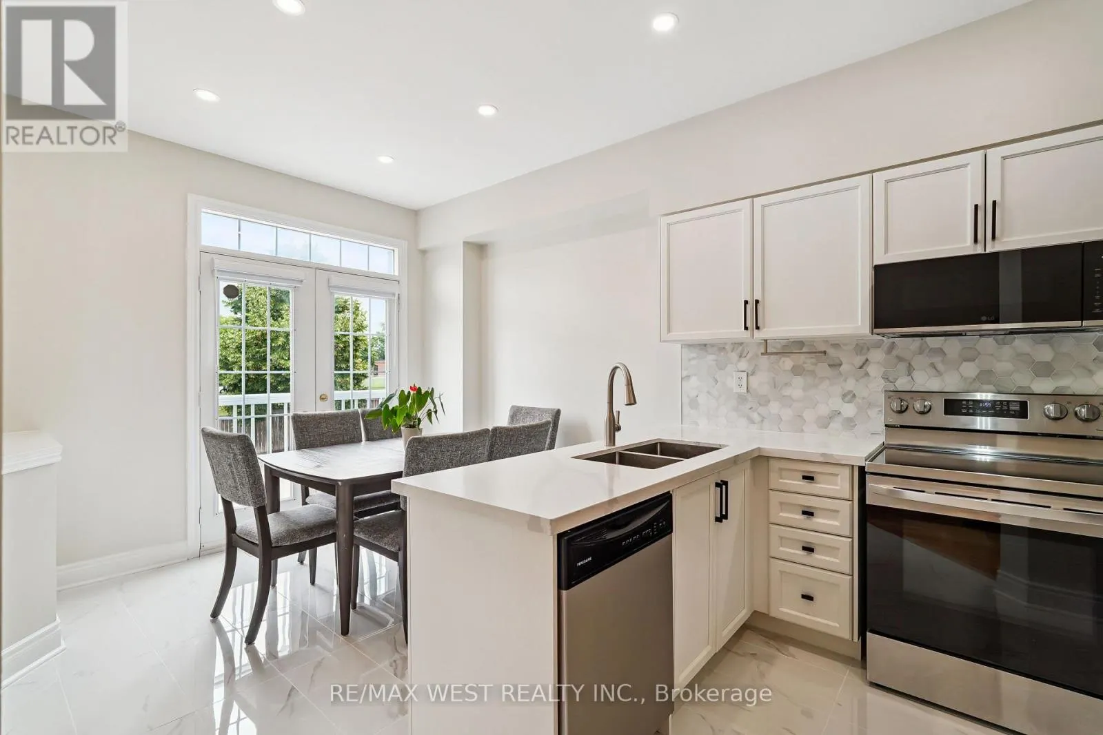 10 LORING DOOLITTLE COURT