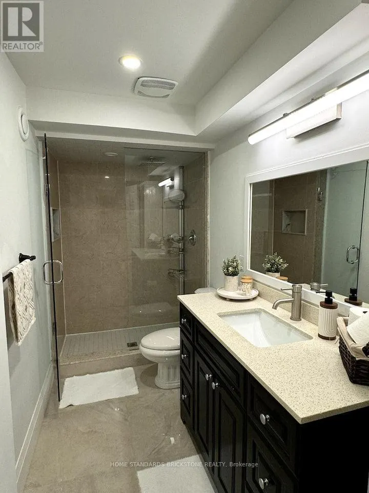 LOWER LEVEL - 293 NARINIA CRESCENT