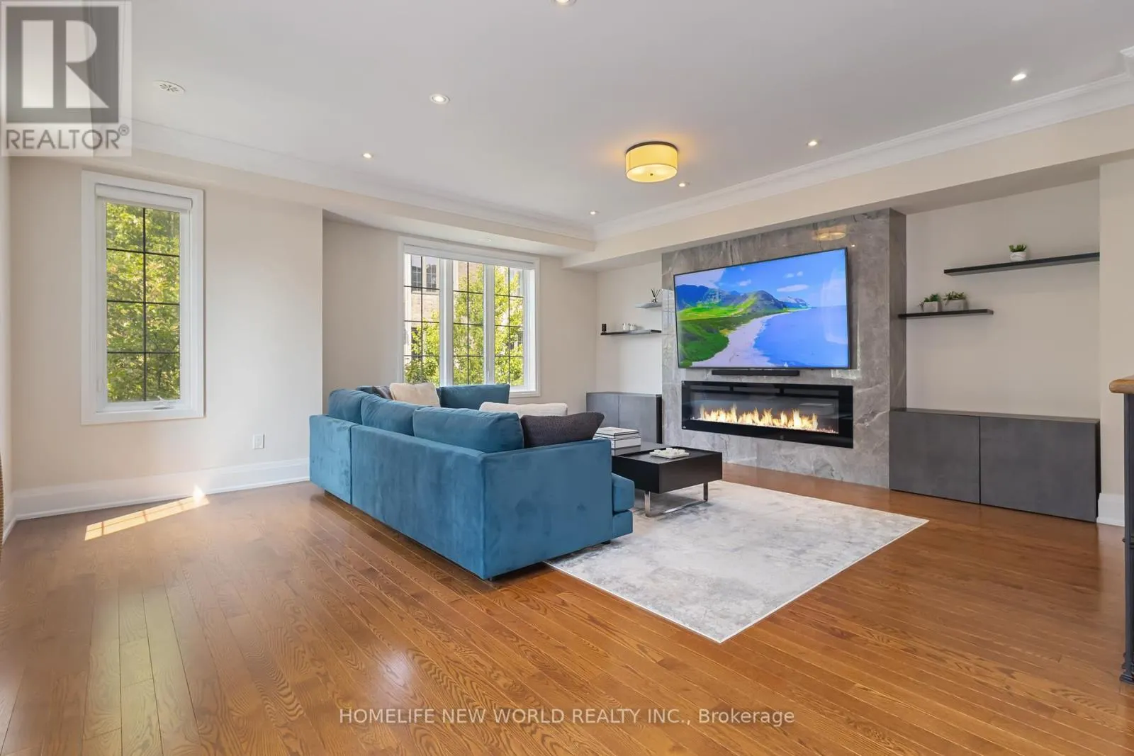 22 AMERICAN ELM WAY