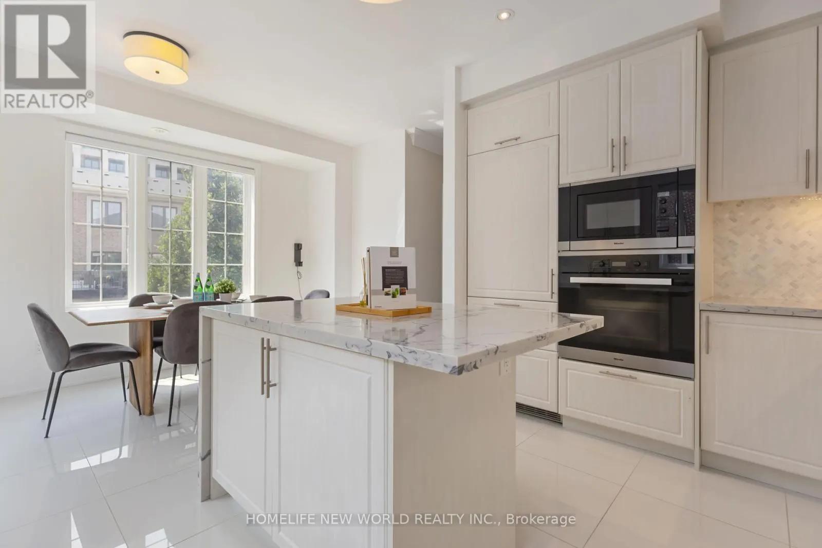 22 AMERICAN ELM WAY
