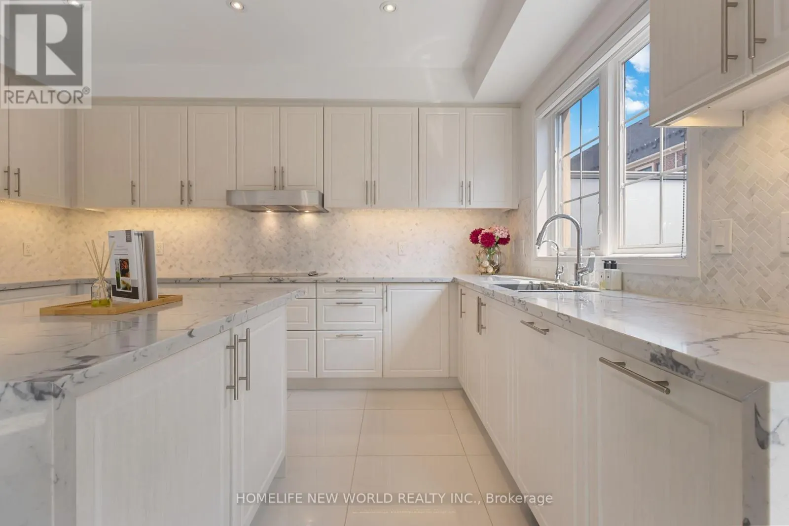 22 AMERICAN ELM WAY