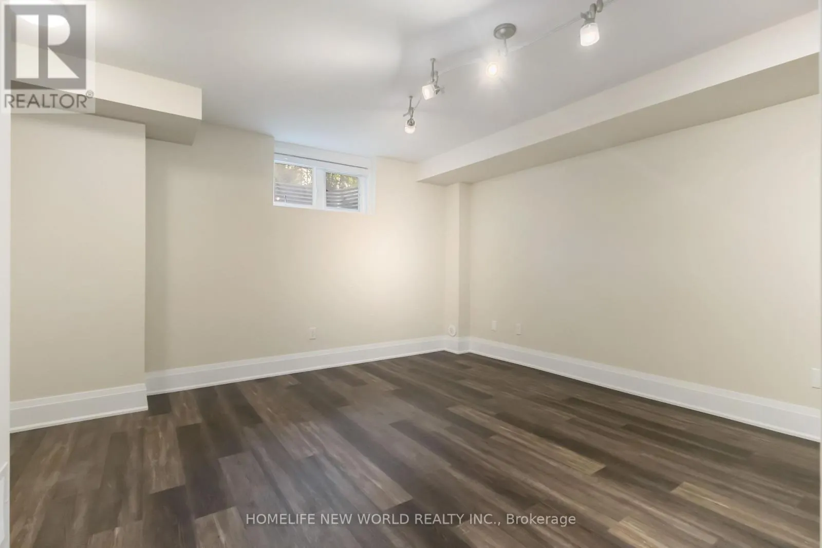 22 AMERICAN ELM WAY