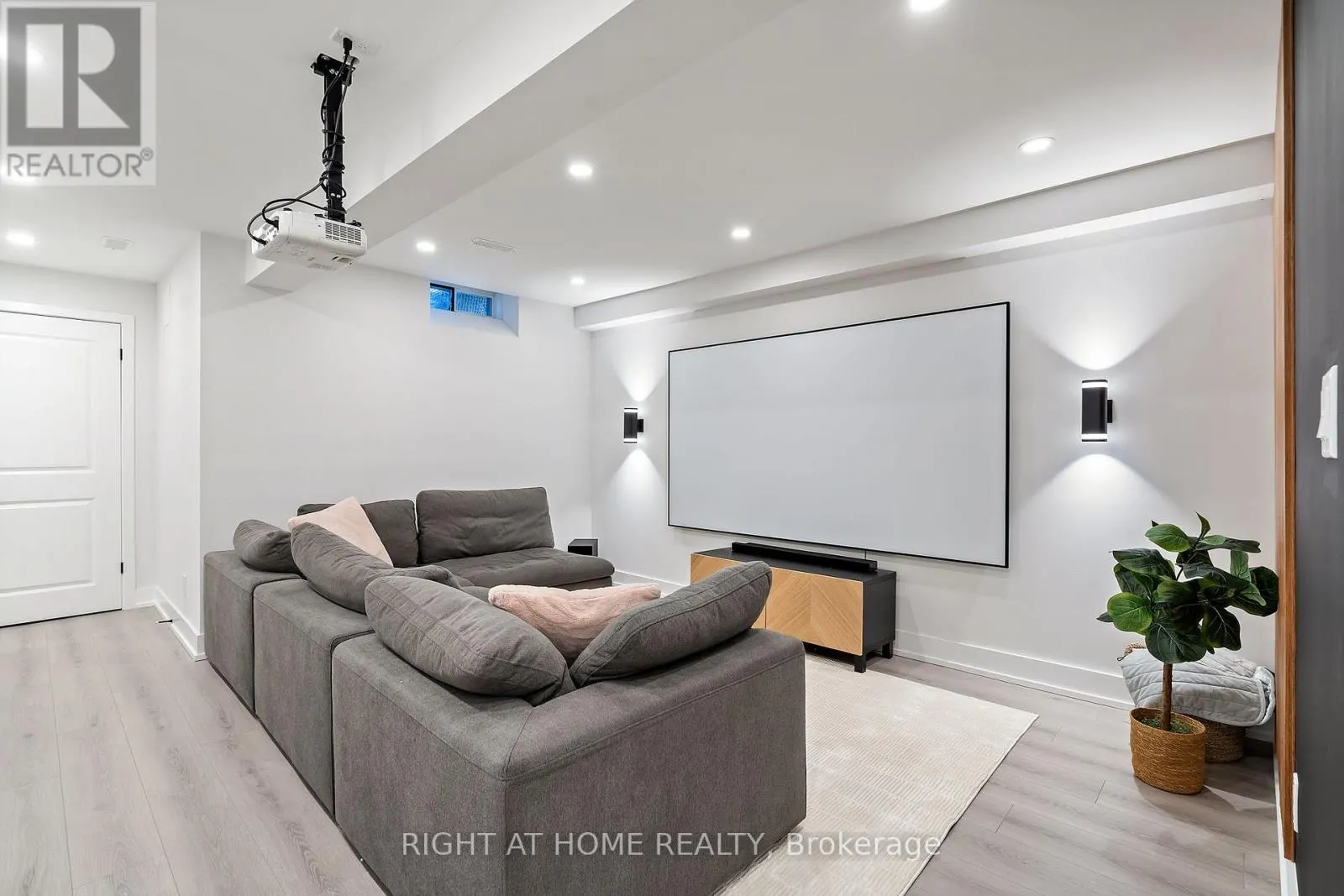 15 SUGARBERRY AVENUE