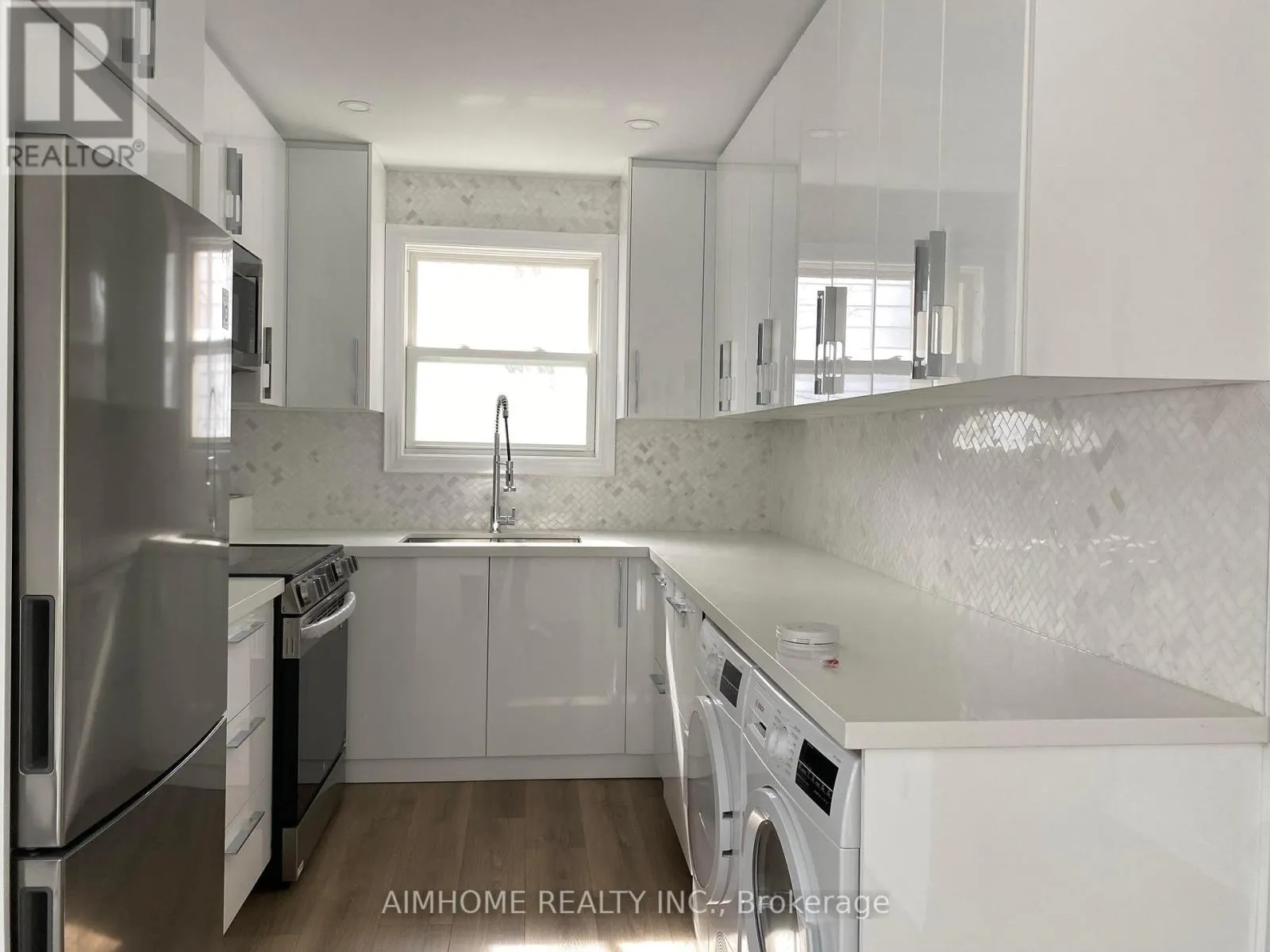 (MAIN) - 108 STEELES AVENUE E