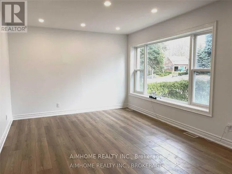 (MAIN) - 108 STEELES AVENUE E