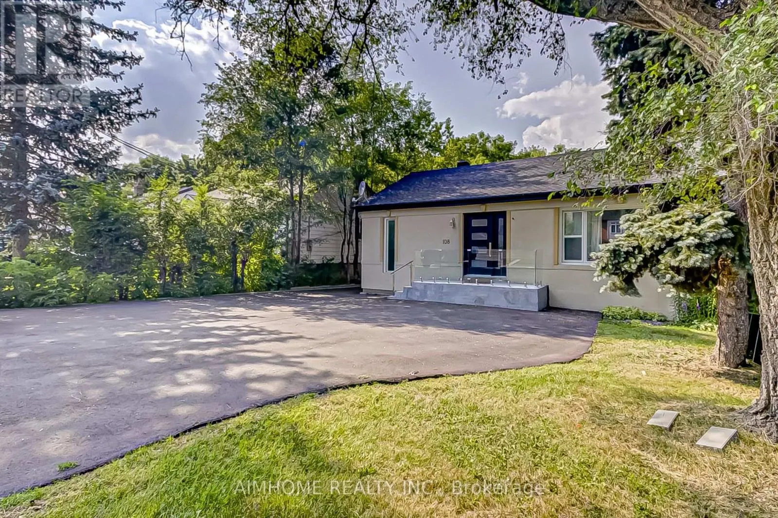 (MAIN) - 108 STEELES AVENUE E