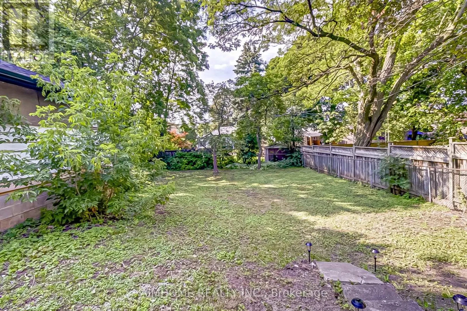 (MAIN) - 108 STEELES AVENUE E