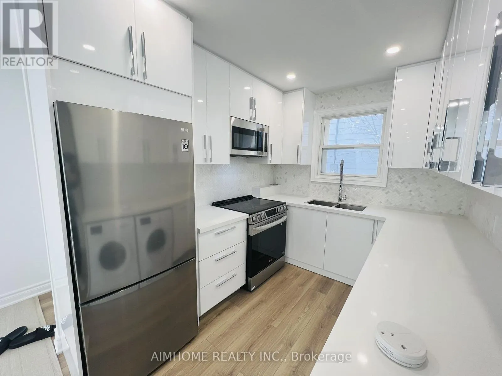 (MAIN) - 108 STEELES AVENUE E