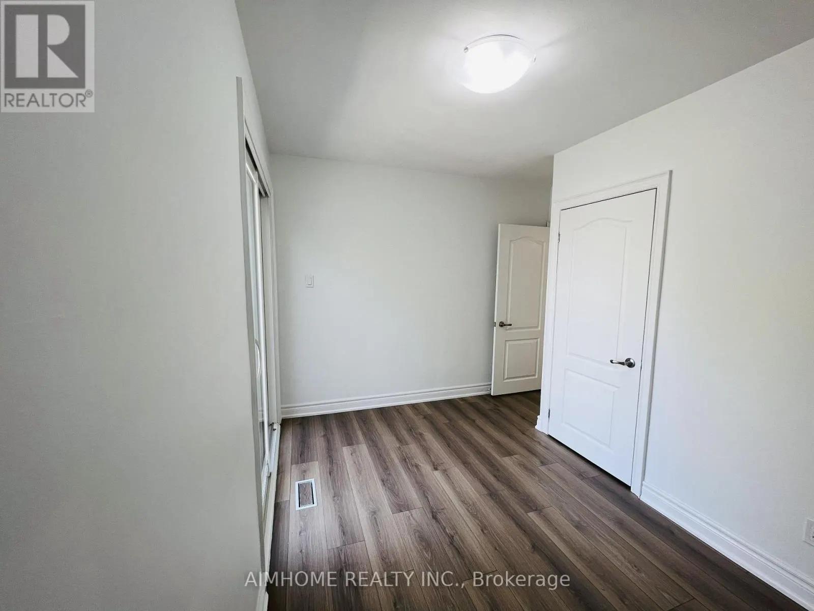 (MAIN) - 108 STEELES AVENUE E