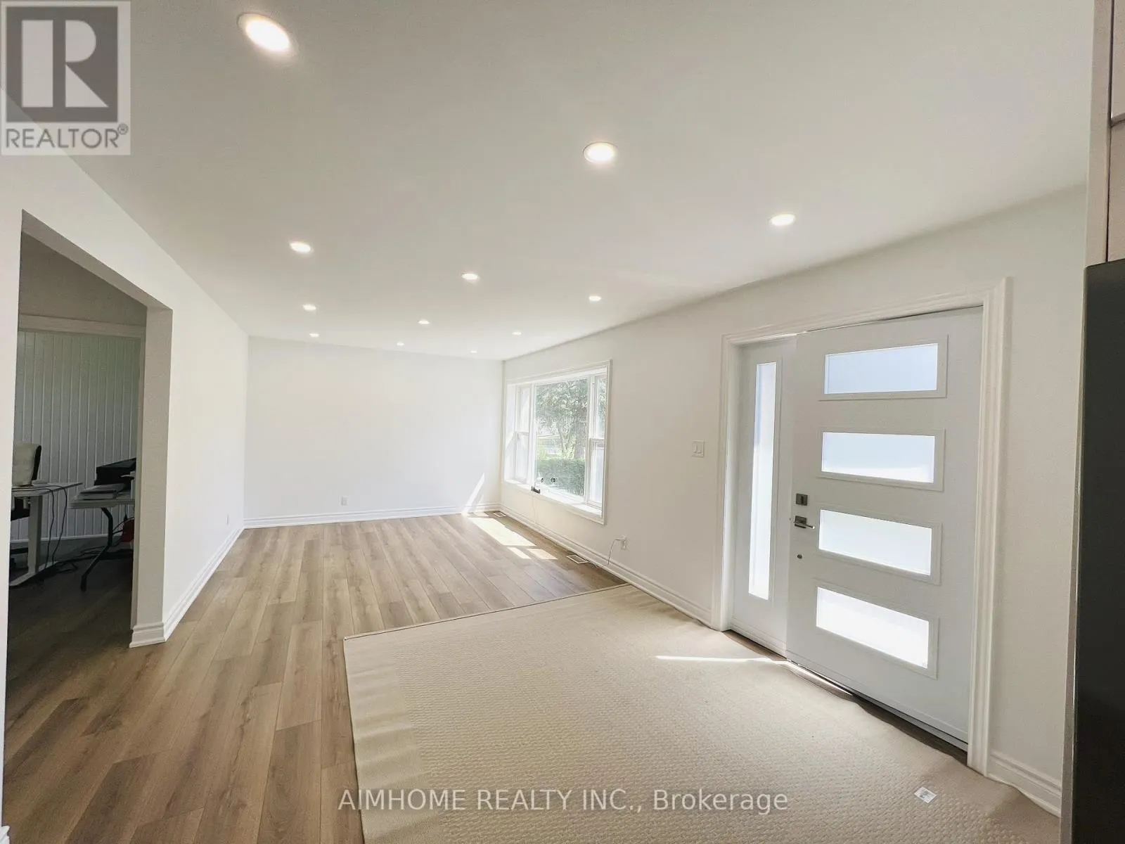 (MAIN) - 108 STEELES AVENUE E