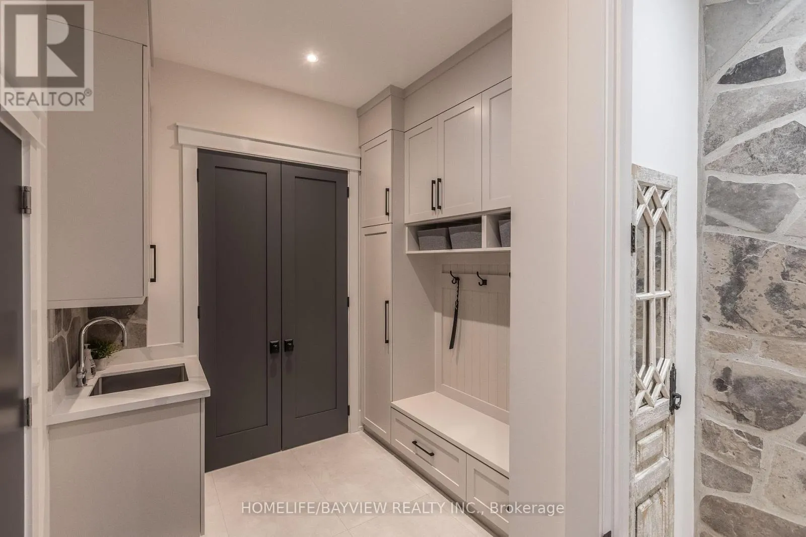 17 JASMINE CRESCENT