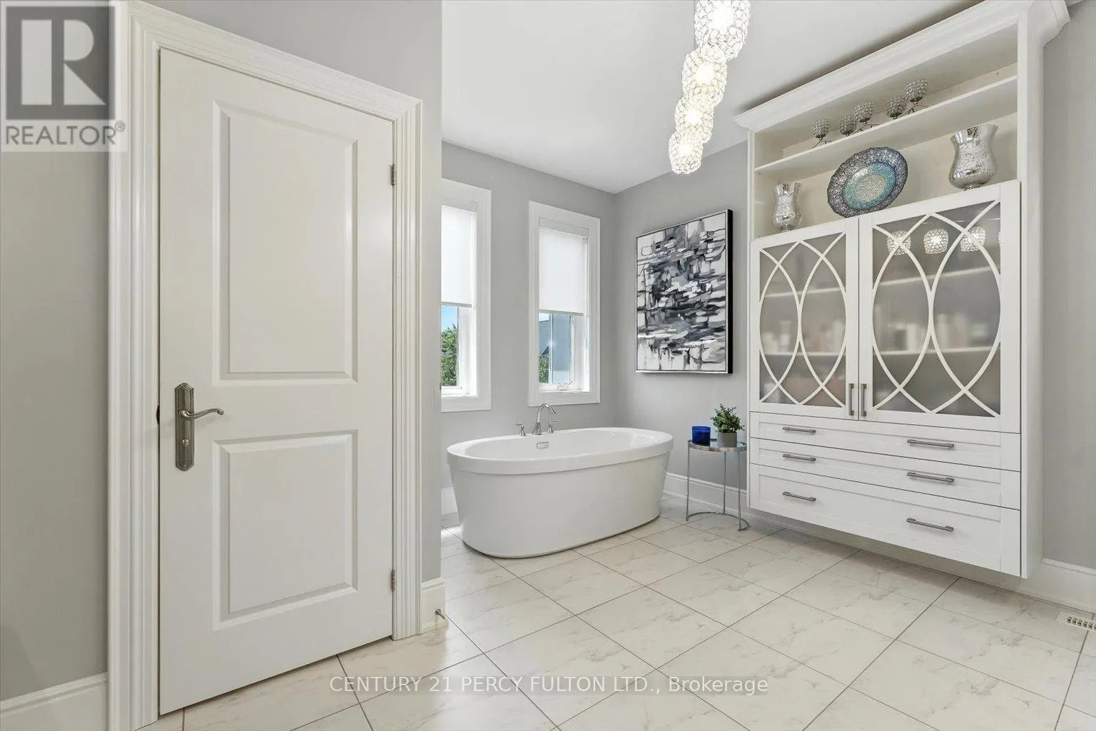 13 COUNTRY CLUB CRESCENT