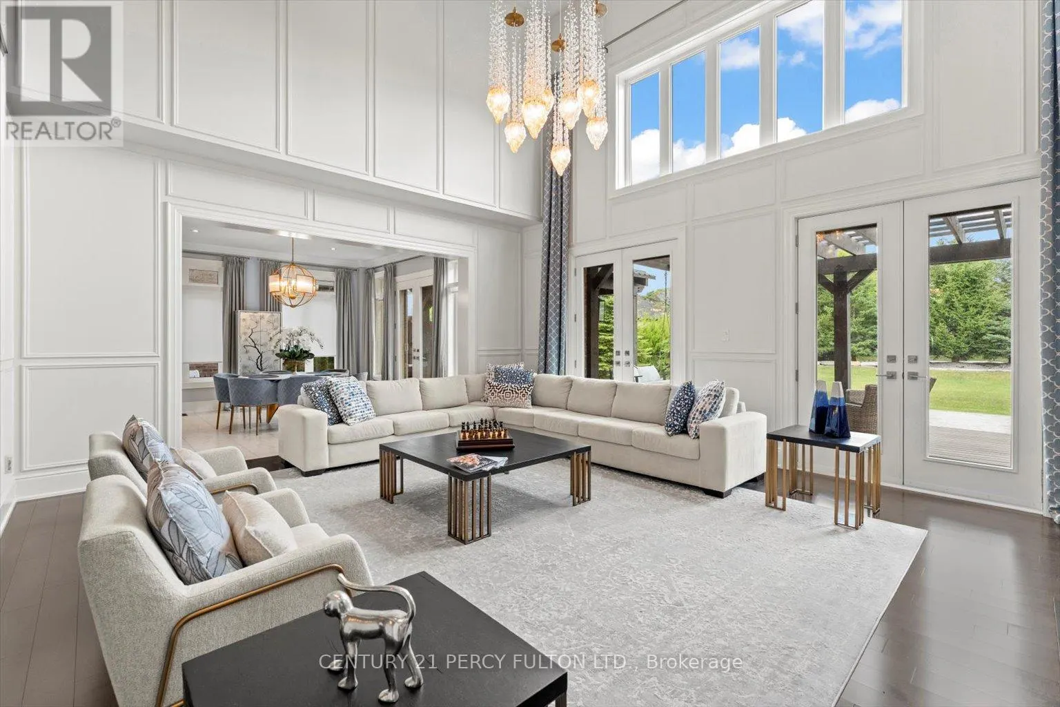 13 COUNTRY CLUB CRESCENT