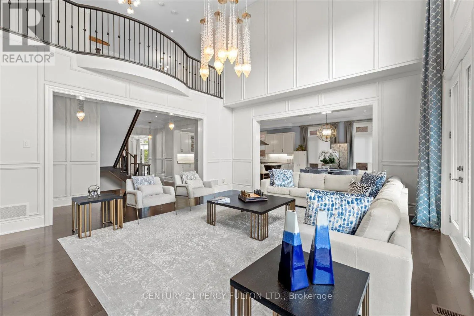 13 COUNTRY CLUB CRESCENT