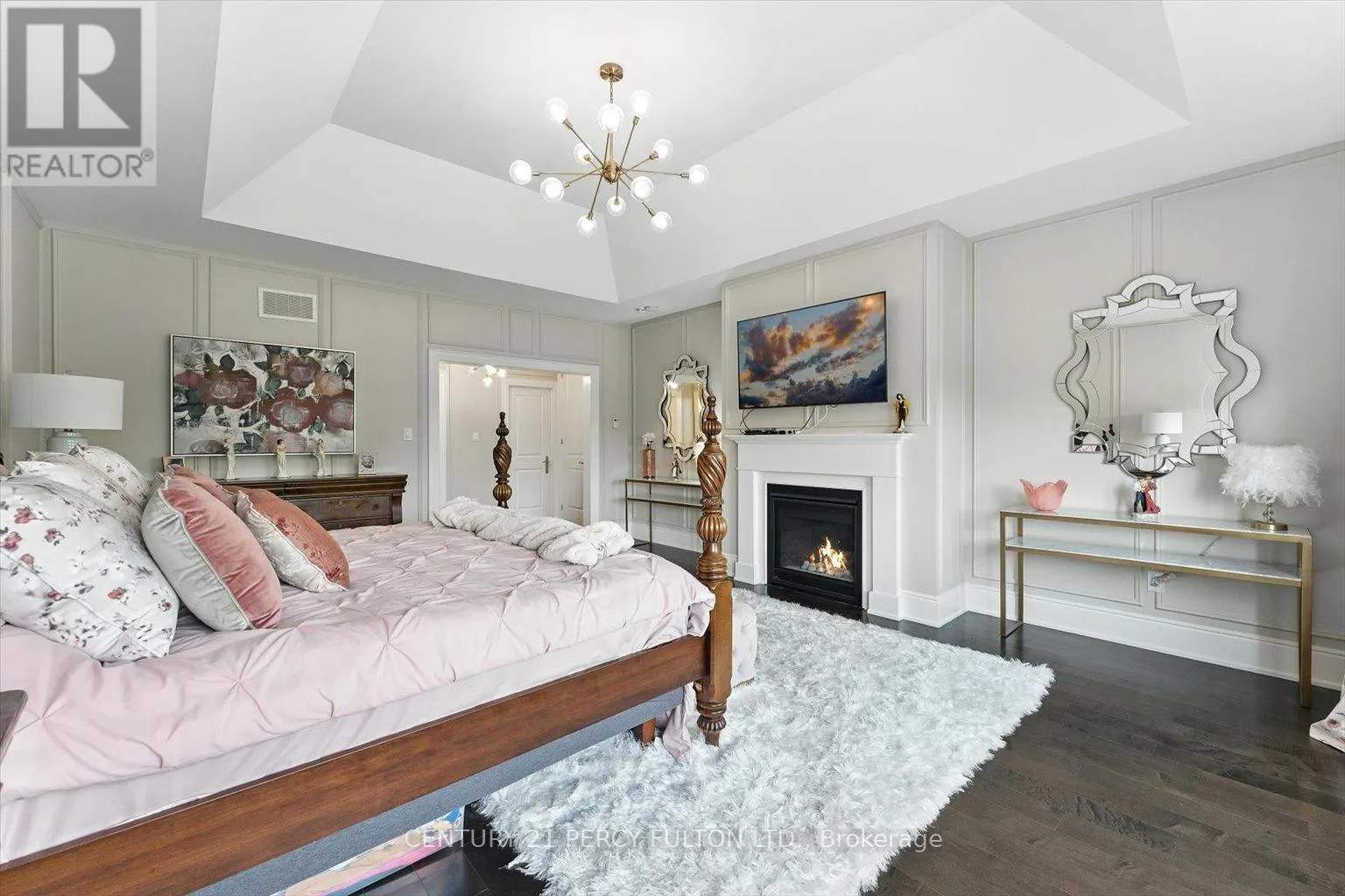 13 COUNTRY CLUB CRESCENT
