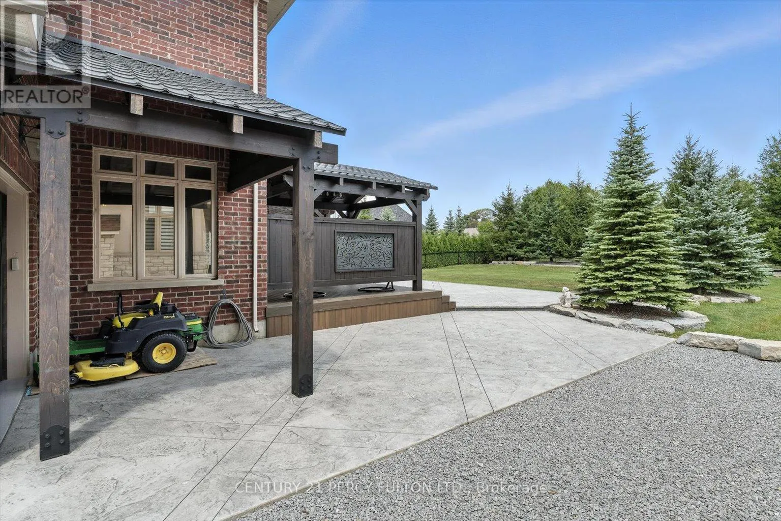 13 COUNTRY CLUB CRESCENT
