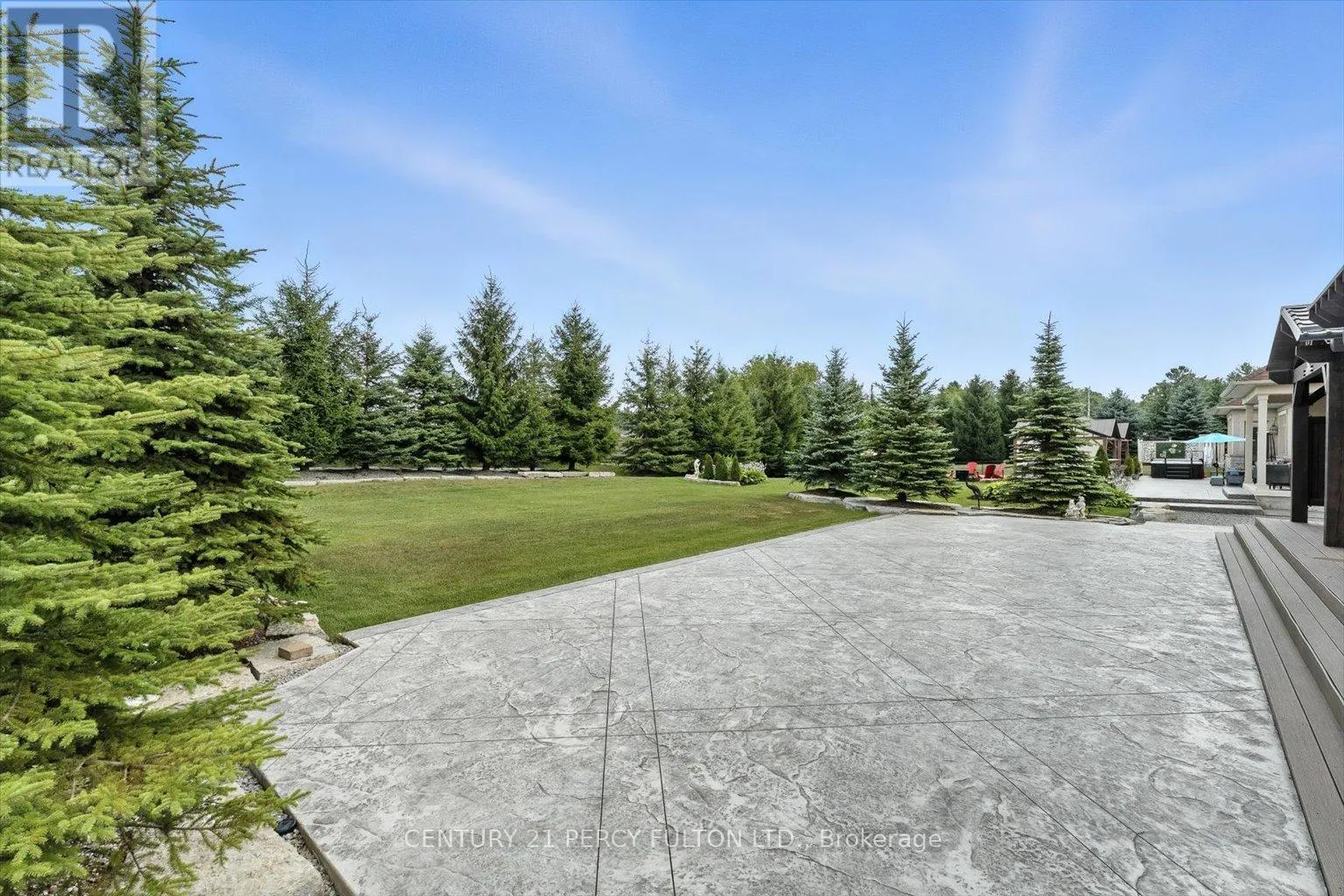 13 COUNTRY CLUB CRESCENT