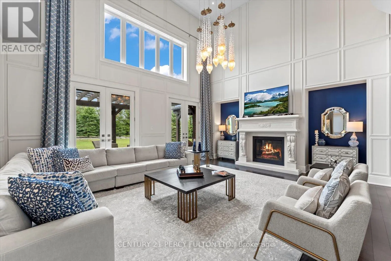 13 COUNTRY CLUB CRESCENT