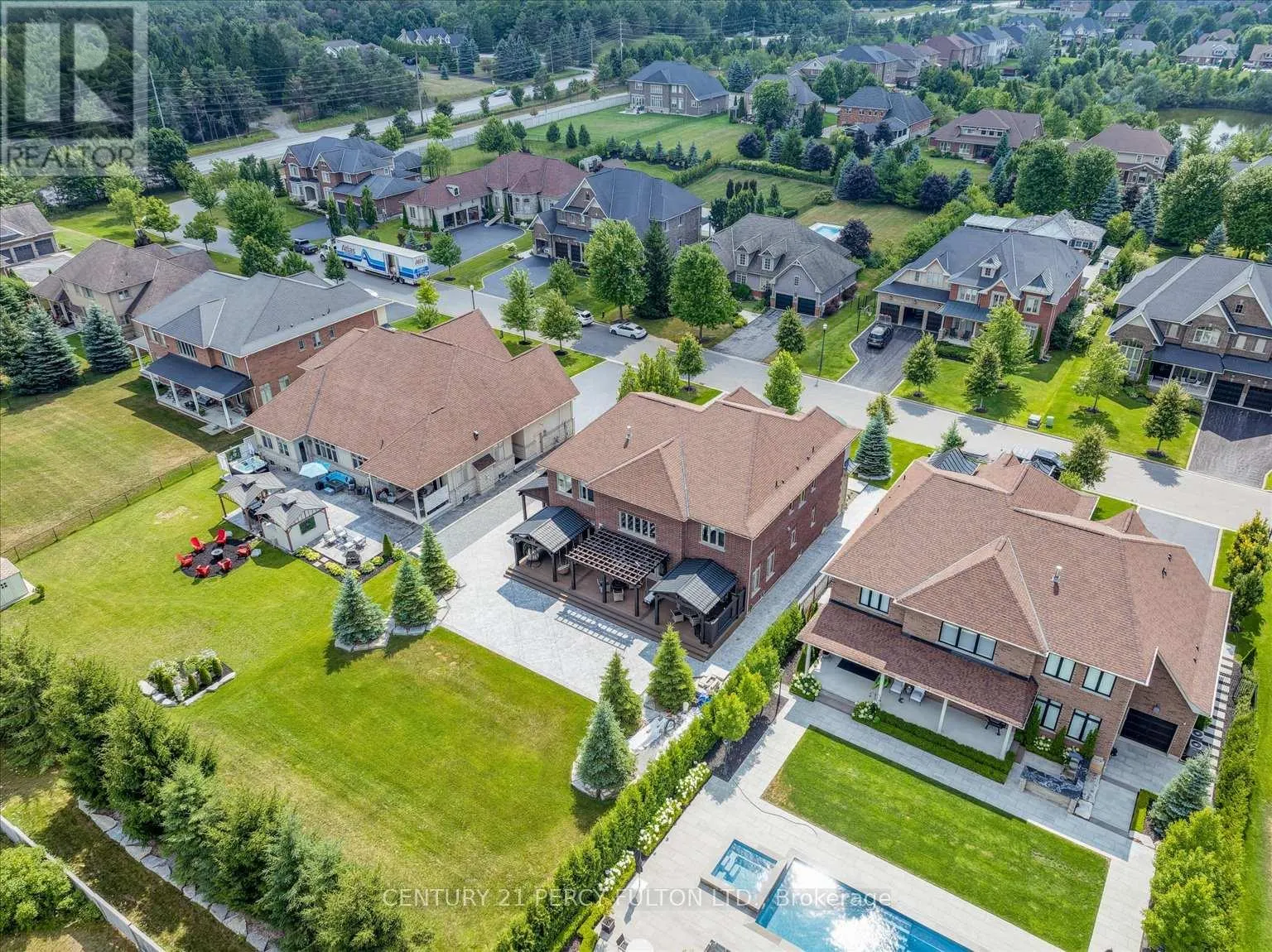 13 COUNTRY CLUB CRESCENT