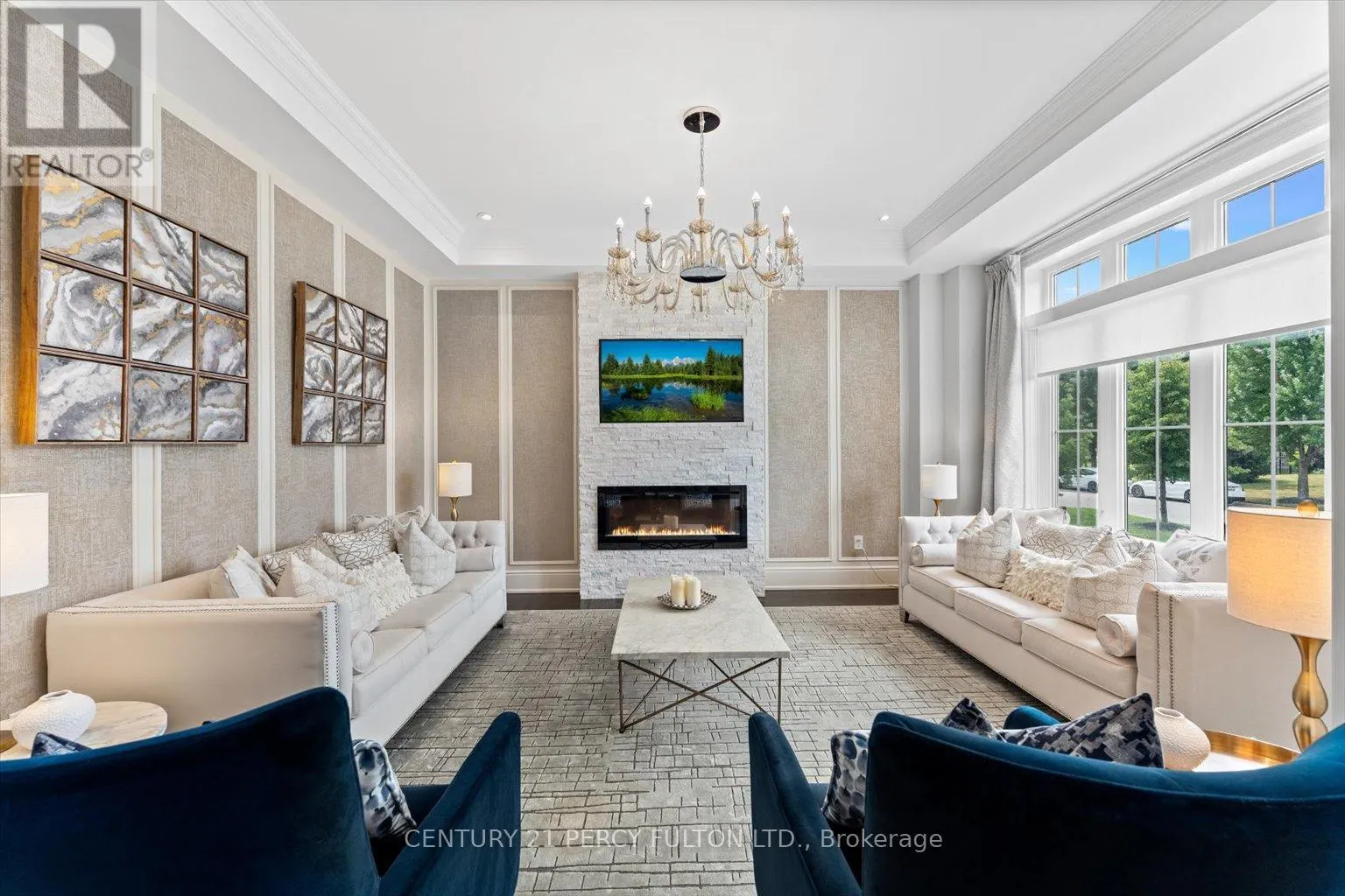13 COUNTRY CLUB CRESCENT