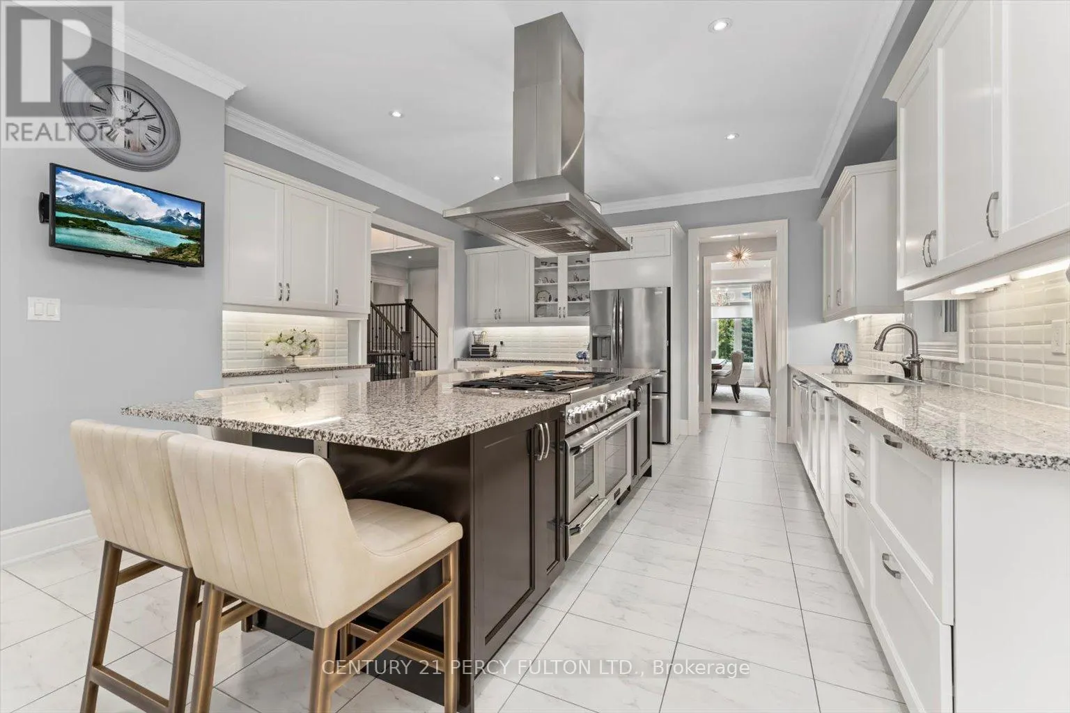 13 COUNTRY CLUB CRESCENT