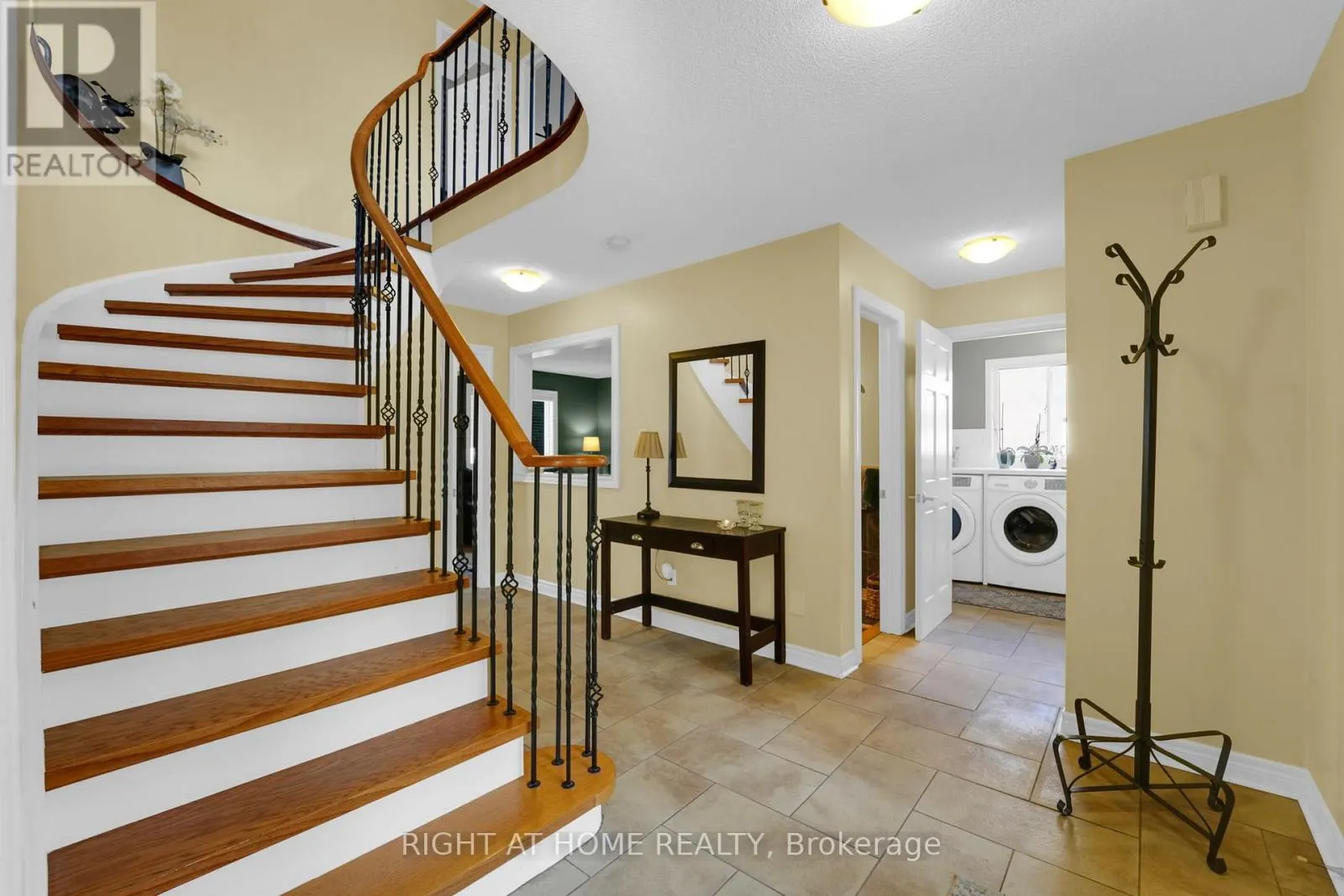 304 RHODES CIRCLE