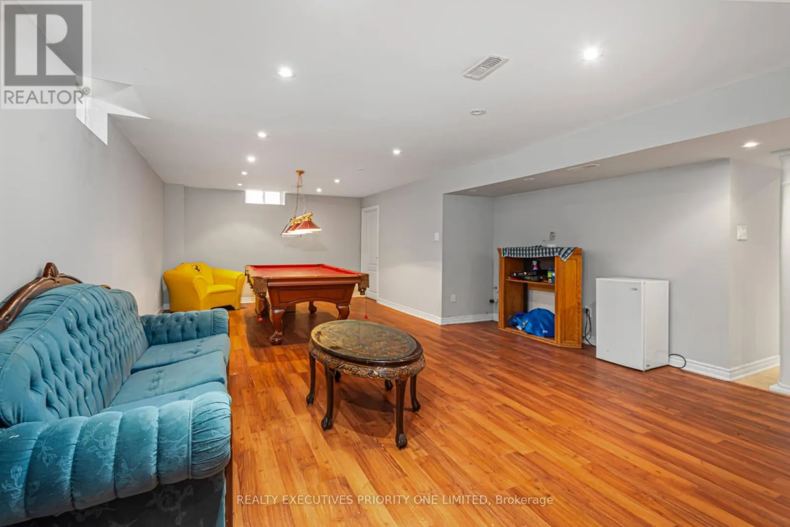 2 FOXHUNT DRIVE