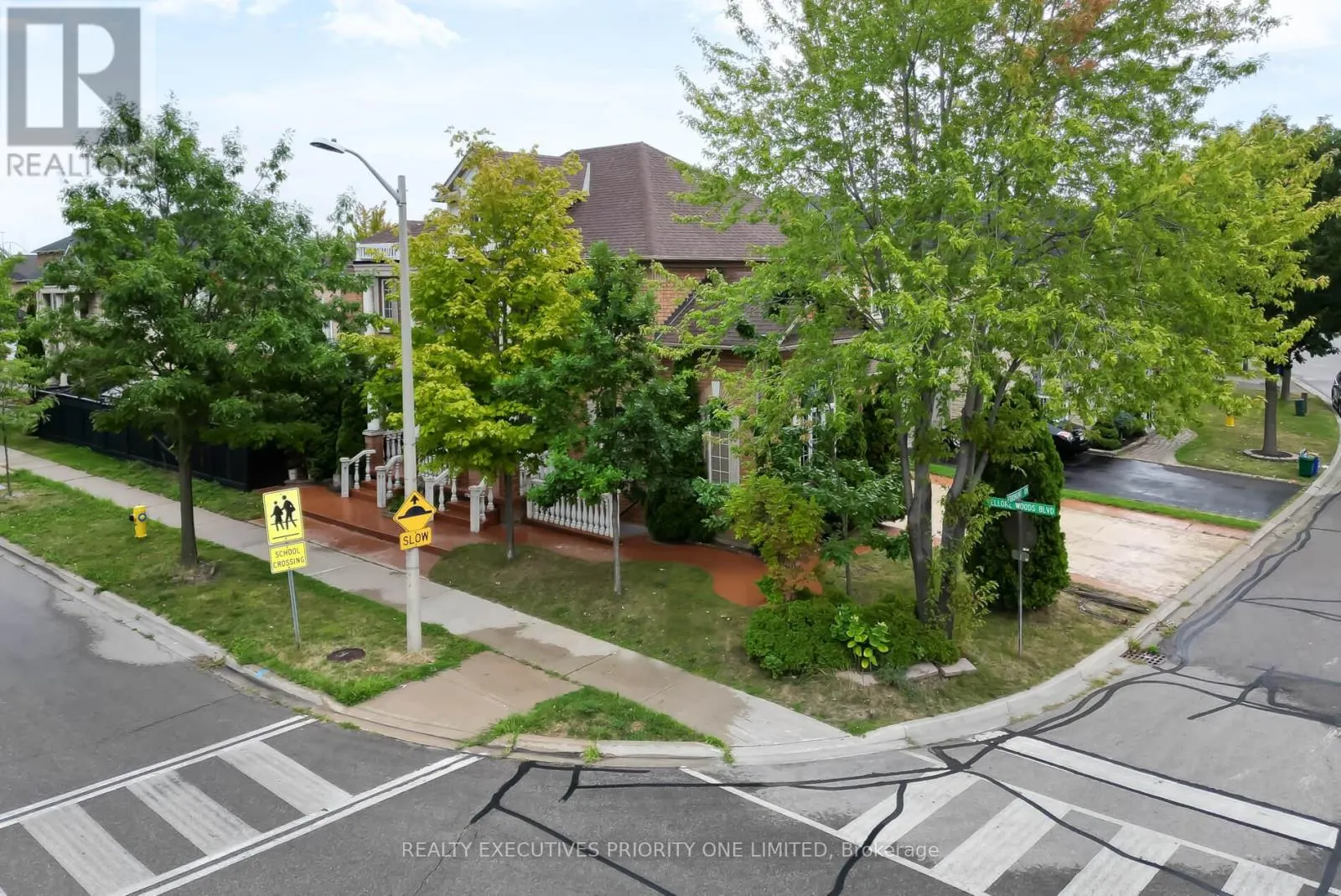 2 FOXHUNT DRIVE