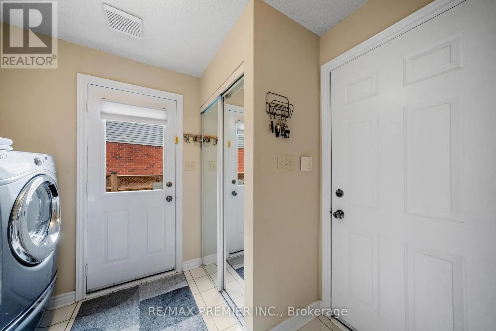 618 PONTING PLACE