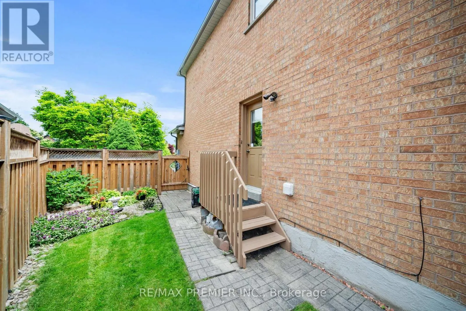 618 PONTING PLACE