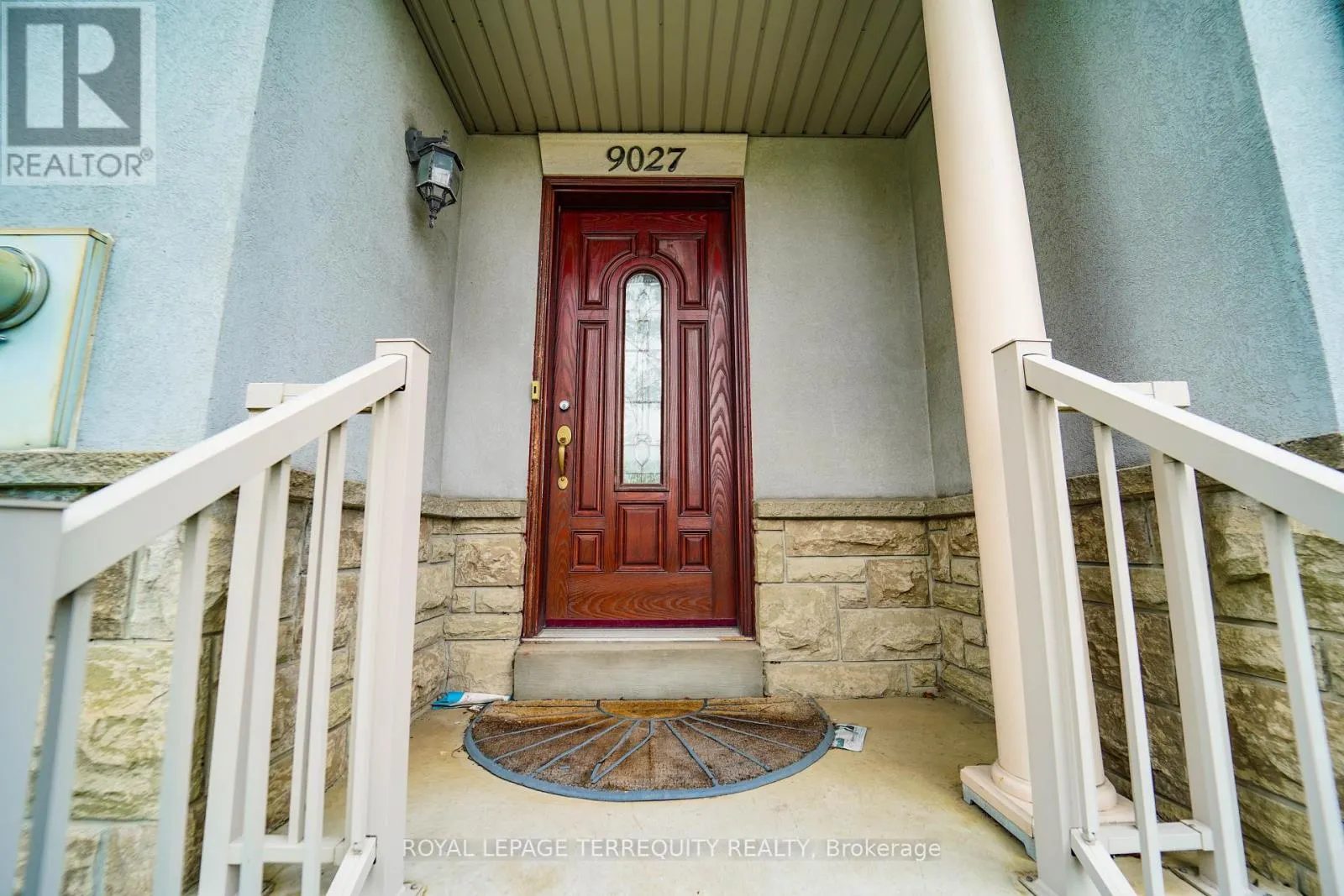 9027 YONGE STREET