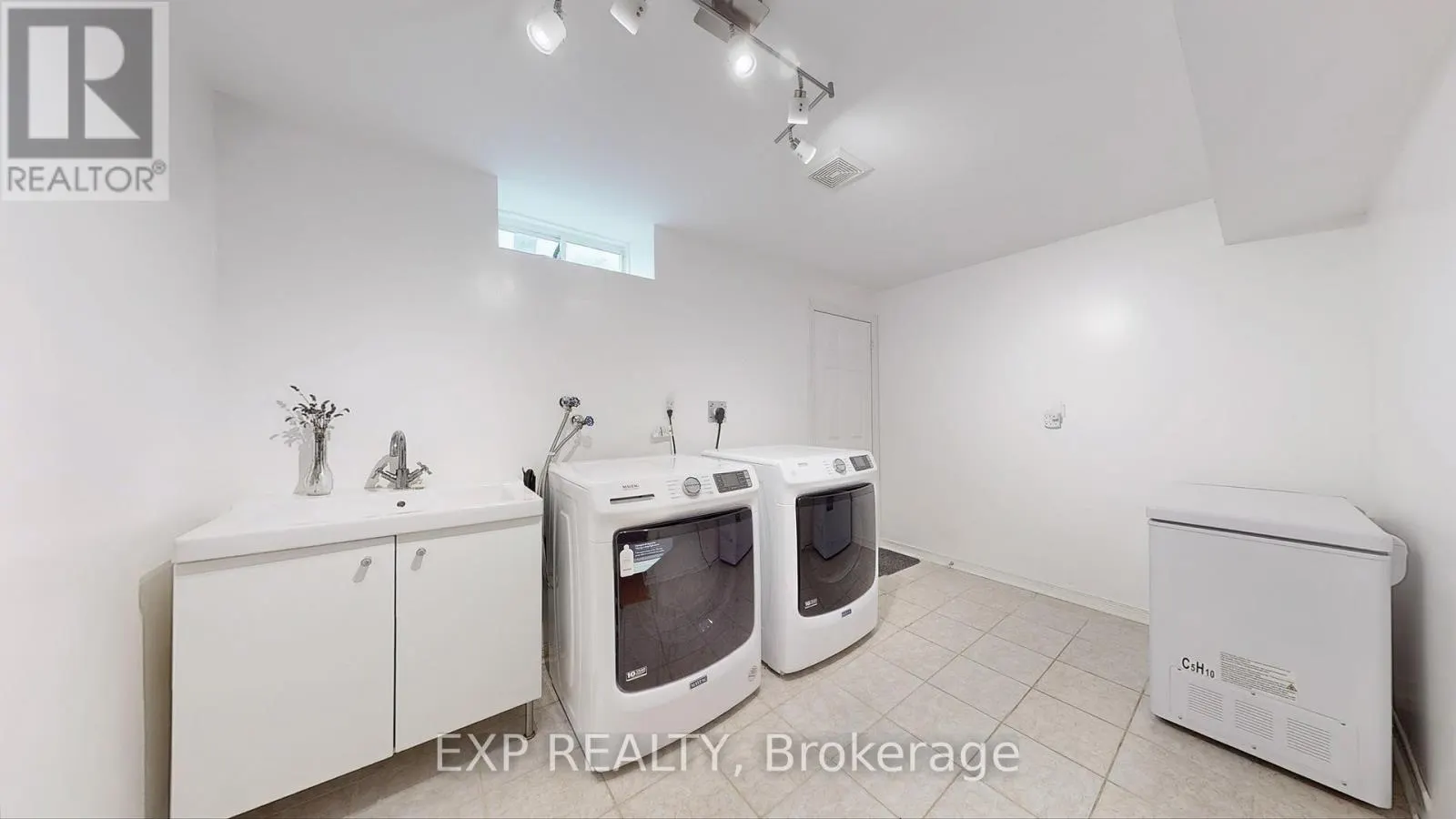 23 HARRY SWINGLER DRIVE