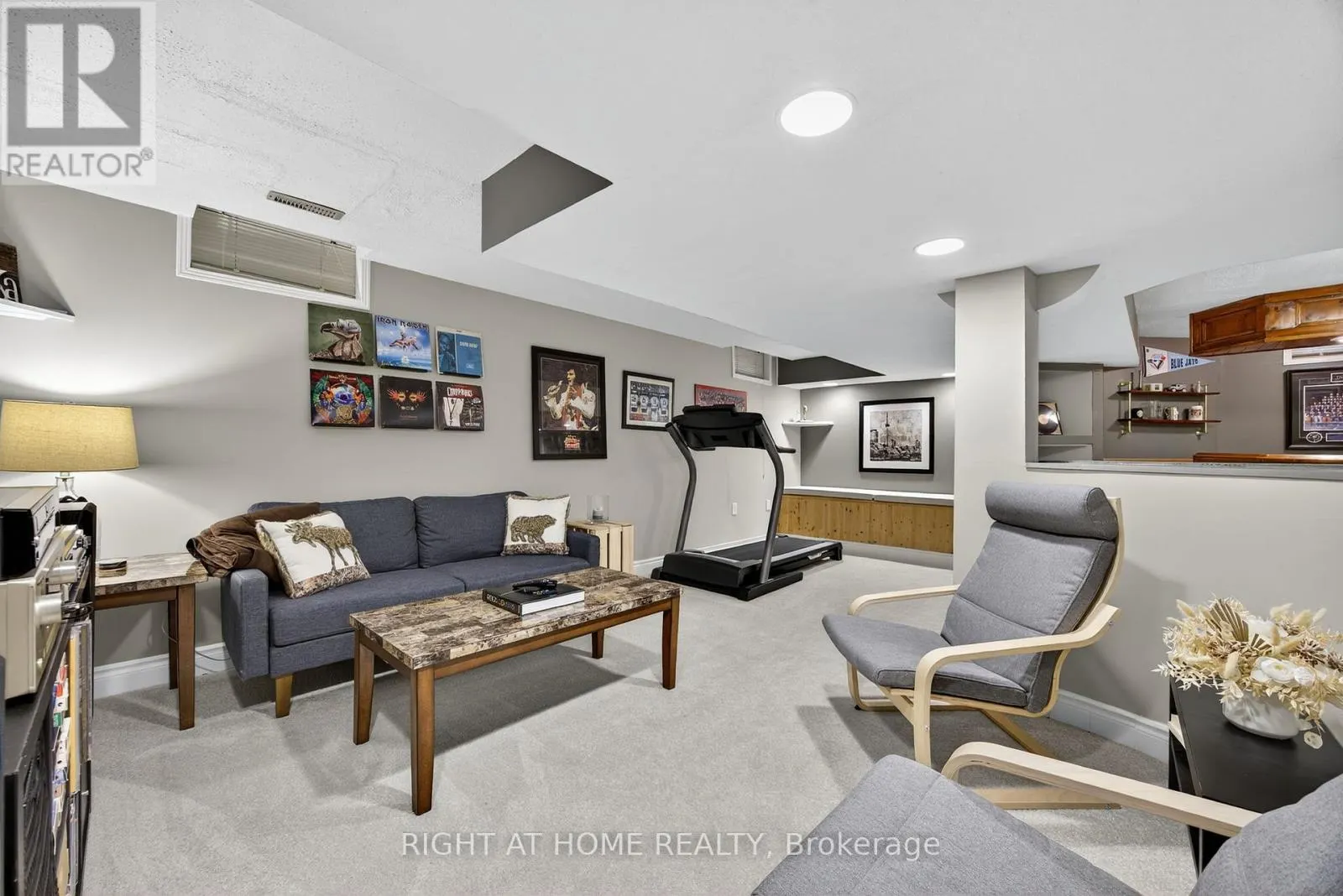 1012 LINDEN STREET